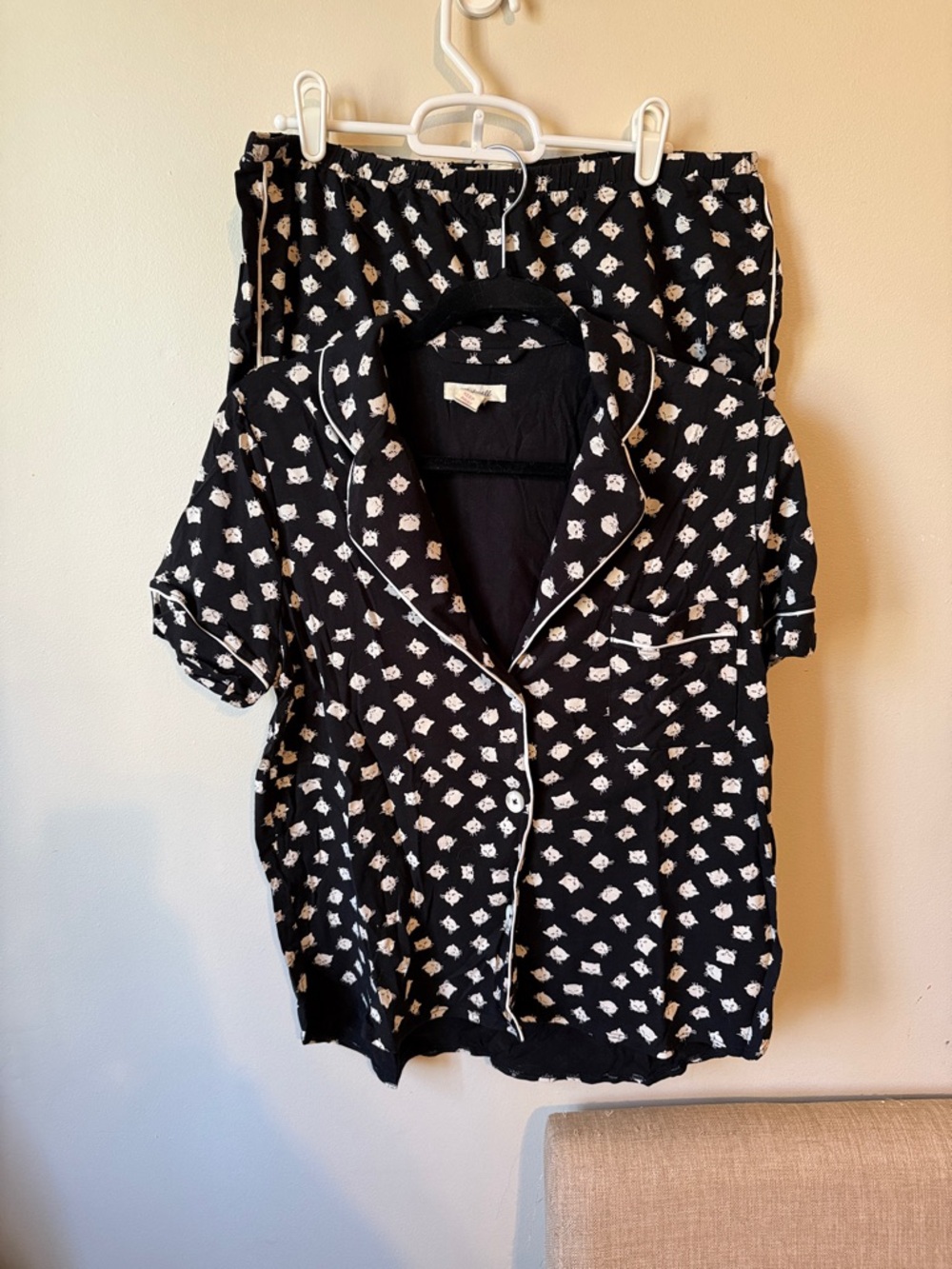 Madewell Black Short-Sleeve Top with White Cat Print